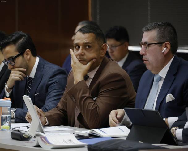 Fotografía que muestra al alcalde de Esmeraldas, Vicko Villacís, en una audiencia llevada a cabo el 23 de septiembre del 2026.