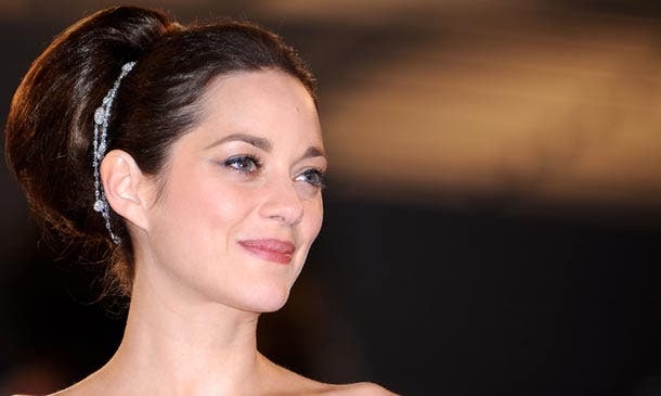 Actriz Marion Cotillard es comparada con Angelina Jolie