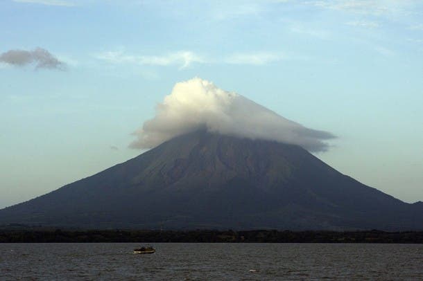 Nicaragua reporta más de 60 pequeñas explosiones en el volcán Concepción