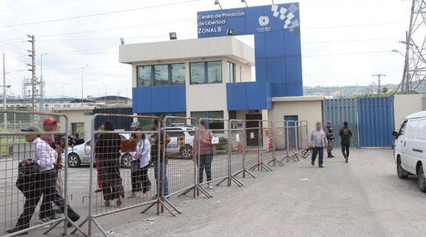 Cuatro mujeres se hospedaron en la cárcel Regional de Guayaquil y salieron con $ 15 mil en efectivo