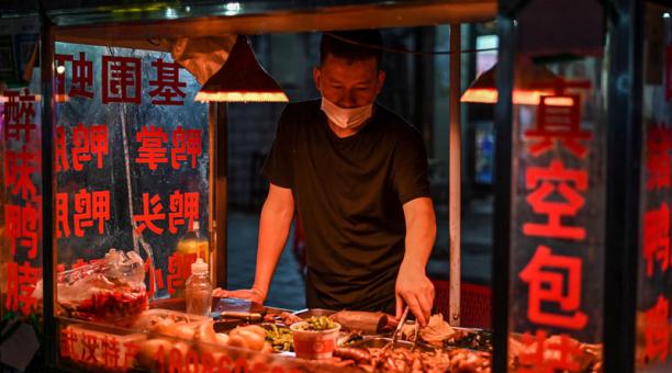 Mercado de Wuhan sigue operando sin medidas sanitarias
