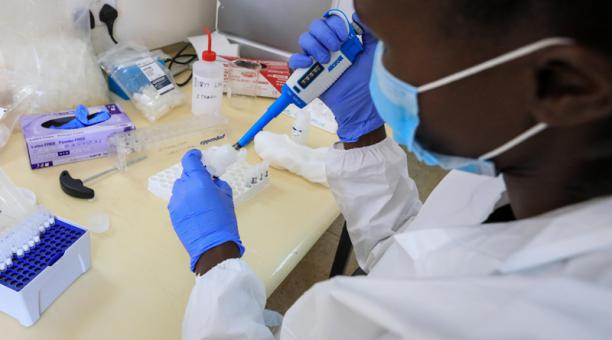 Dar positivo en el test de COVID-19 no significa estar infectado