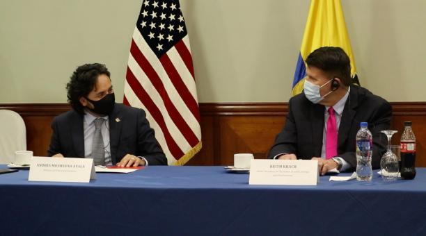 Ecuador se une a “Red Limpia” en internet y telecomunicaciones que promueve EE.UU.