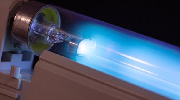 ¿La luz LED Ultravioleta mataría el 99% del coronavirus en solo segundos?