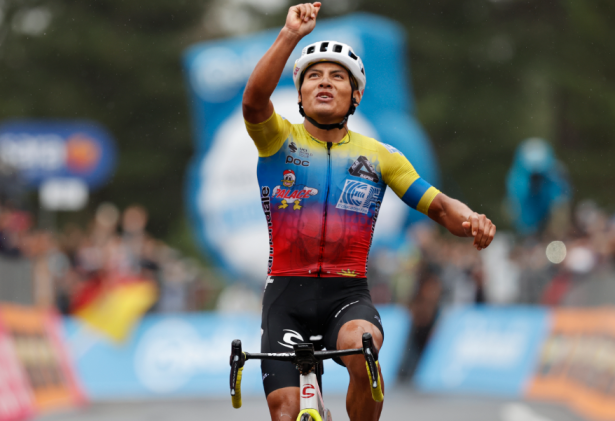 Jonathan Caicedo logra otro triunfo para Ecuador en la tercera etapa del Giro de Italia