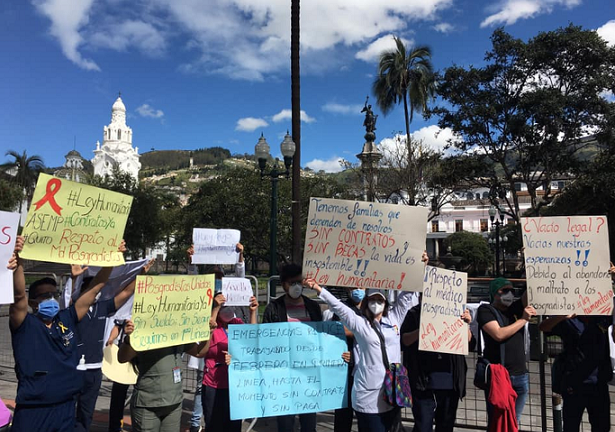 Médicos postgradistas continúan con protestas por falta de pagos