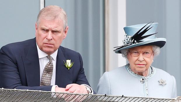 El príncipe Andrés, hijo de la reina Isabel II, enfrenta un juicio en Suiza