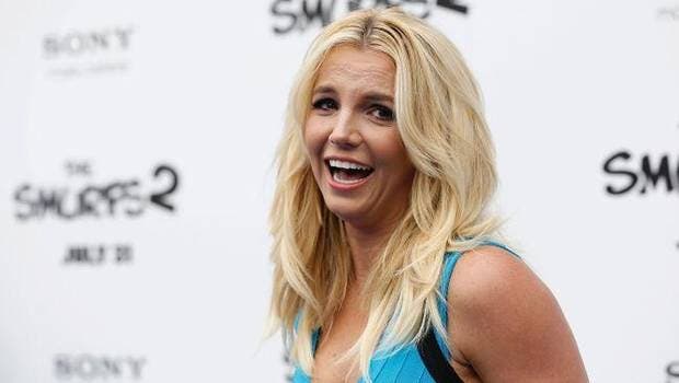 Britney Spears reaparece en bikini con renovada figura