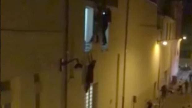 Aparece el hombre que salvó la vida a una embarazada en Le Bataclan