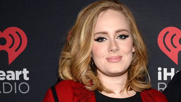 Adele sorprende sin ninguna gota de maquillaje