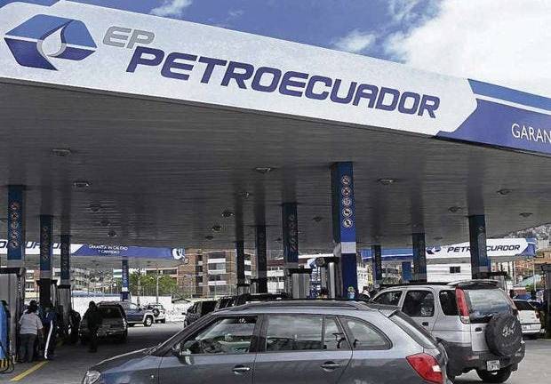 Correa dispone la venta de gasolineras de Petroecuador