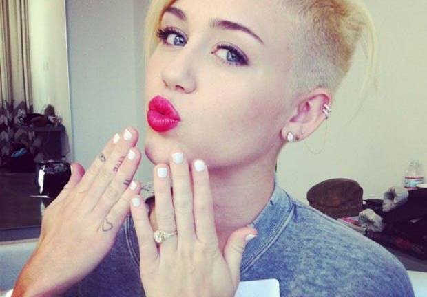 La doble de Miley Cyrus que confunde a los fanáticos