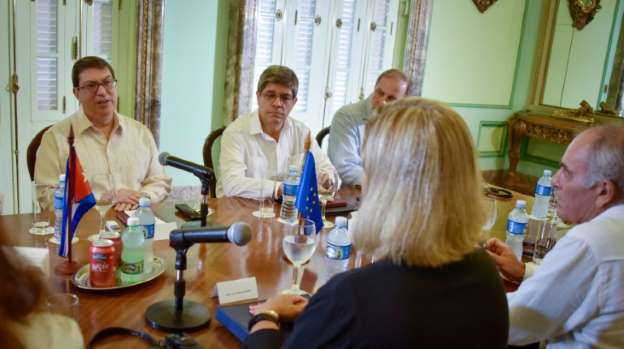 ¿Qué acuerdo revisan la Unión Europea y Cuba?