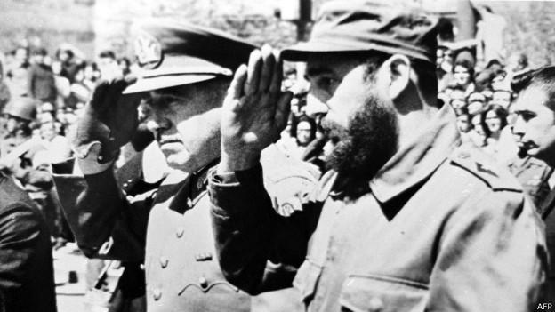$!Pinochet (en la foto, a la izquierda) era jefe del Ejército cuando Castro efectuó su famosa visita a Chile en 1971.