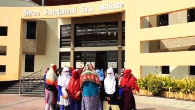 Obligan a estudiantes a desnudarse para probar que no estaban menstruando