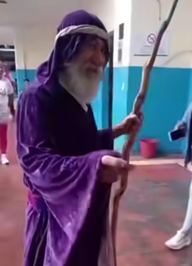 $!Estos son los memes y disfraces marcados de humor que dejó la Consulta Popular y Referéndum 2025