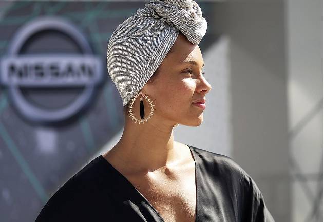 Alicia Keys se lució sin una gota de maquillaje