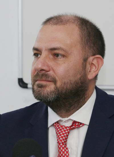 Juan Esteban Guarderas anuncia su precandidatura a la Alcaldía de Quito.