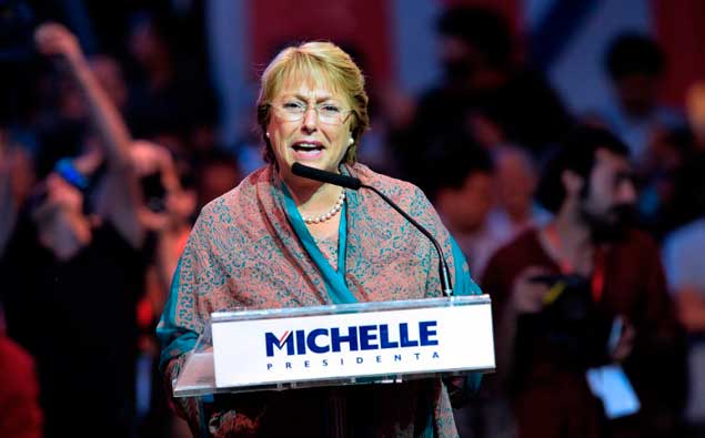 Bachelet defiende &quot;derecho a decidir&quot; en debate por aborto