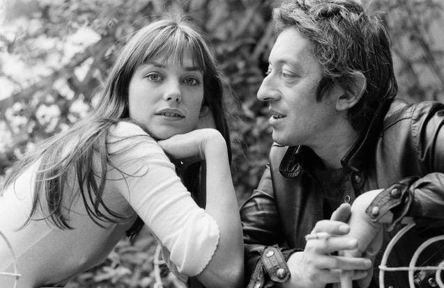 Jane Birkin y Serge Gainsbourg fueron una pareja tan célebre como escandalosa. Iconos, a dúo, de un París nocturno que duró poco menos de veinte años.