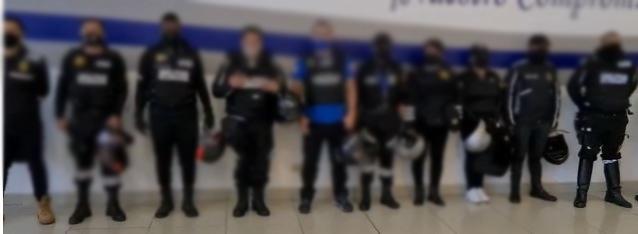 Juez deja en libertad a 9 de los 10 falsos policías capturados en Quito