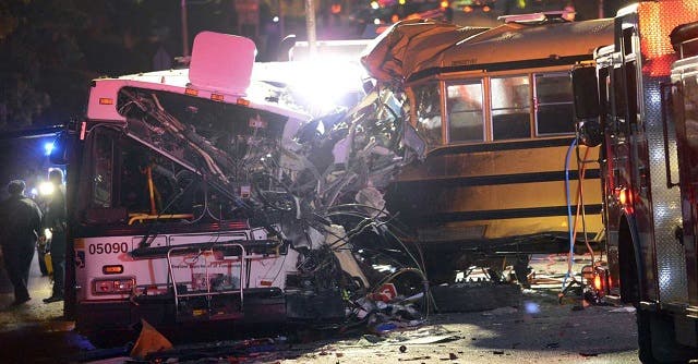 Choque de autobuses escolares en Brasil deja muertos y heridos