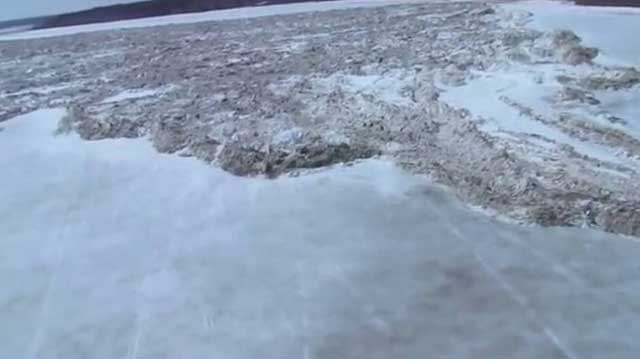 Tsunamis de 120 metros arrasaron las costas de Marte