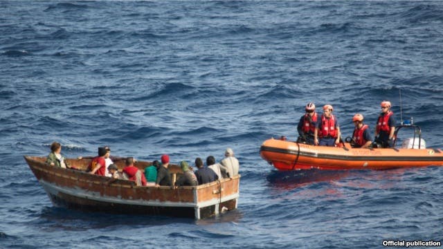 Autoridades de EEUU interceptan embarcación con 30 inmigrantes a bordo