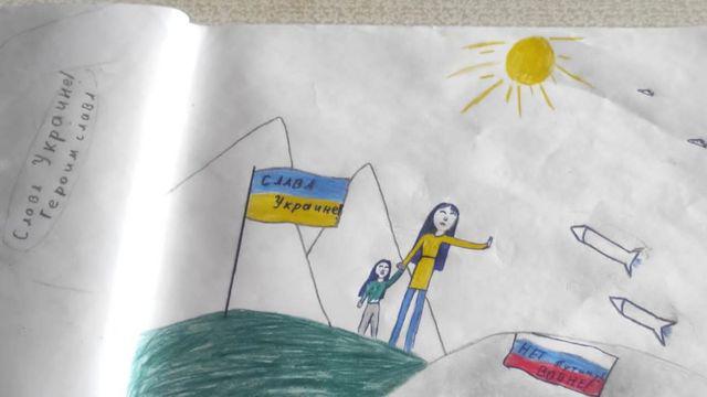 En Rusia condenaron a padre de una niña que realizó dibujos a favor de Ucrania