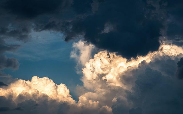 ¿Qué es el bombardeo de nubes? La técnica que implementa el Gobierno para estimular lluvias y combatir crisis energética
