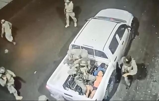 $!Los 4 de las Malvinas, en una camioneta militar el día de su desaparición, el 8 de diciembre de 2024.