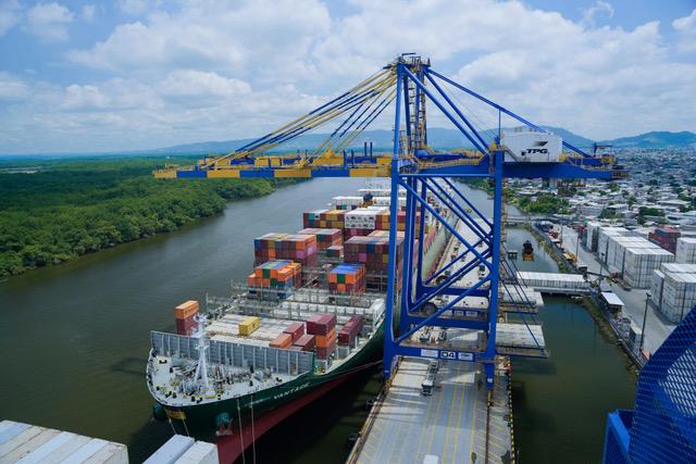 El dinámico comercio exterior del Ecuador en 2024 se evidenció en el movimiento portuario