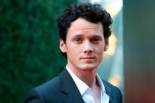 Fotos del lugar donde fue hallado Anton Yelchin en curioso accidente