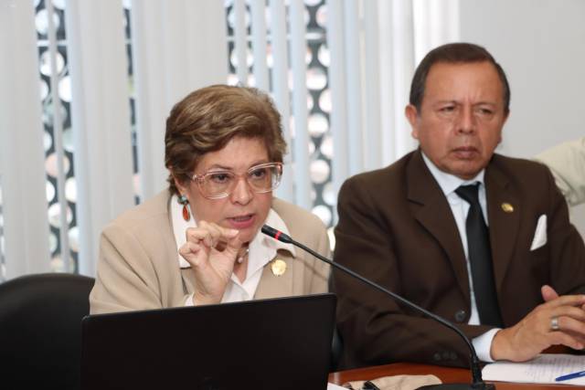 Verónica Abad pide a Asamblea fiscalizar a ministras de Exteriores y ...