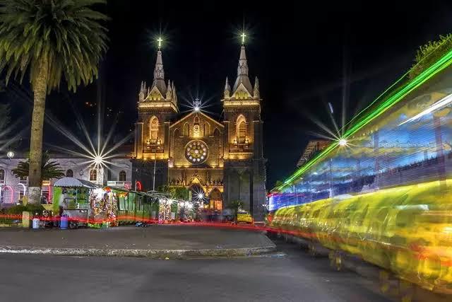 $!La ciudad de Baños, en Tungurahua, se alista para una sobre demanda turística; ayer registraba reservas que ocupaban ya el 85% de su capacidad de hospedaje.