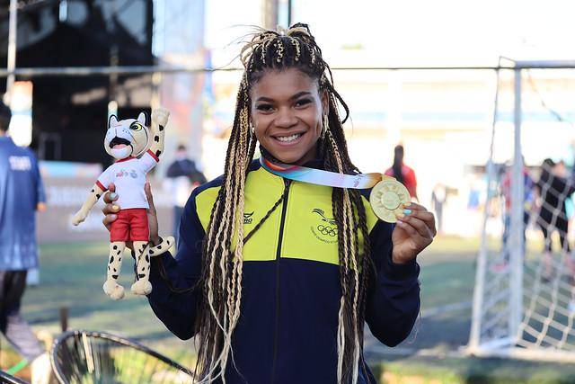 Angie Palacios se colgó oro en pesas del Suramericano de Asunción