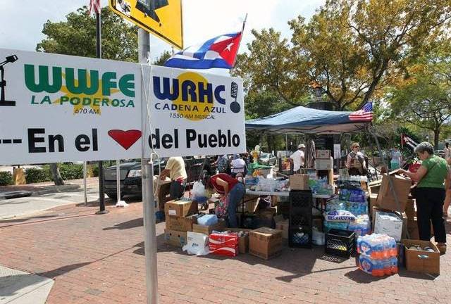 Exilio de Miami recoge alimentos para cientos de cubanos varados en México