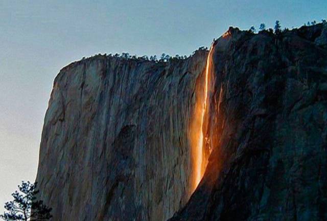 La ‘cascada de fuego’, el espectacular fenómeno que asombra en Instagram