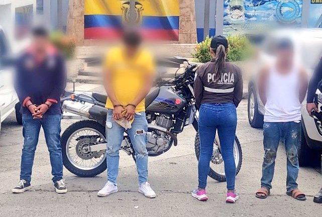 Guayaquil: Operativo en Nueva Prosperina deja tres aprehendidos y 118 paquetes de droga decomisados