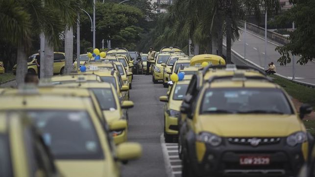Protesta de taxistas contra Uber en Rio de Janeiro
