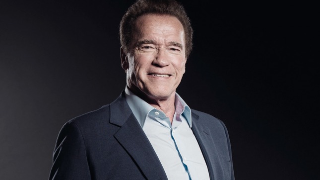 Schwarzenegger tuvo buen debut como reemplazo de Trump