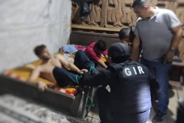 $!Hallan muerto a involucrado en secuestro de un empresario y su chofer; el cuerpo estaba colgado en la Penitenciaría