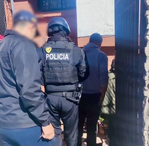 Fotografía que muestra uno de los allanamientos realizados en el marco de la investigación por el asesinato.