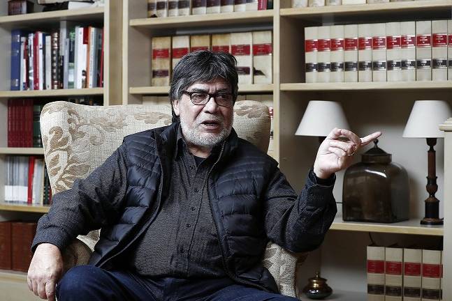 El escritor chileno Luis Sepúlveda muere a los 70 años por coronavirus