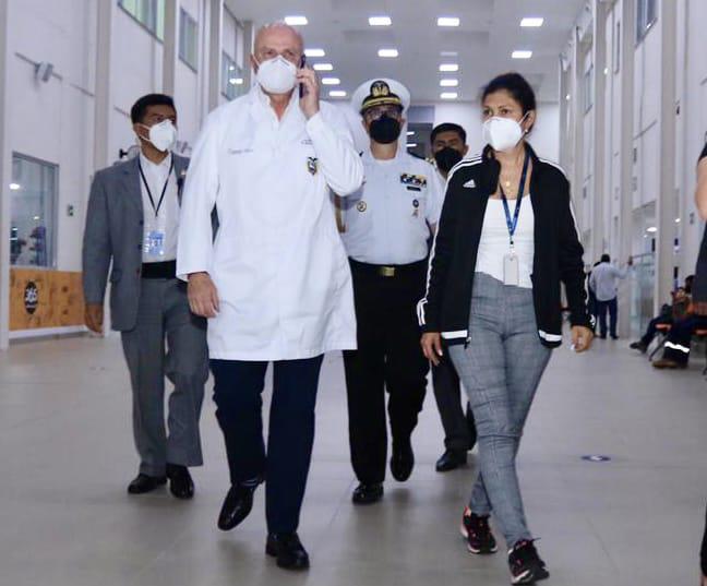 $!Vicepresidente Borrero llega de sorpresa a hospitales de Guayaquil y descubre irregularidades