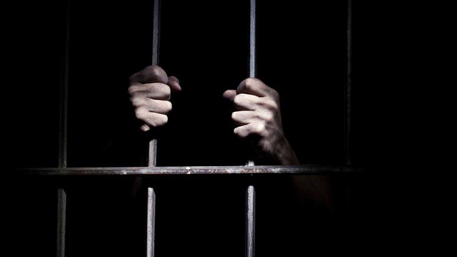 Sentenciado a 22 años de prisión por violar a su hija