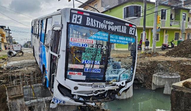 Conductor de la línea 83 que causó la muerte de motociclista en Guayaquil dio positivo en prueba de alcoholemia