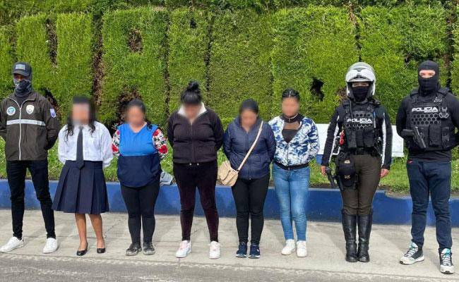Capturan a cinco mujeres que operaban como vacunadoras y se identificaban como miembros de Los Lobos y otras bandas