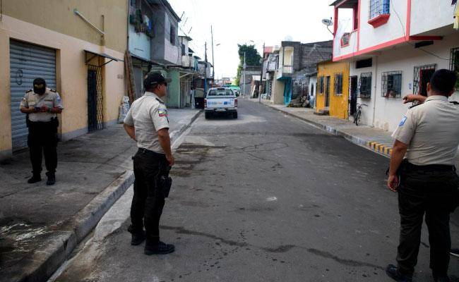 Un extranjero estaría implicado en el asesinato de dos policías en Guayaquil; fue aprehendido en flagrancia