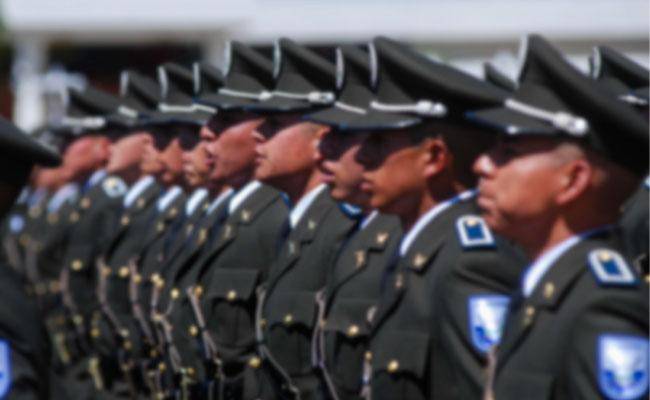 Víctima cuenta detalles de presunta violación y tortura a manos de cinco policías, dentro de unidad en Guayaquil